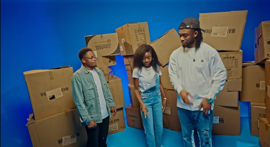Ks Bloom médicament feat Sara Touré & Rolly Kasonga lyrics